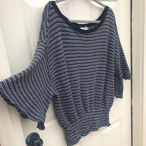 We the Free black white gray size large